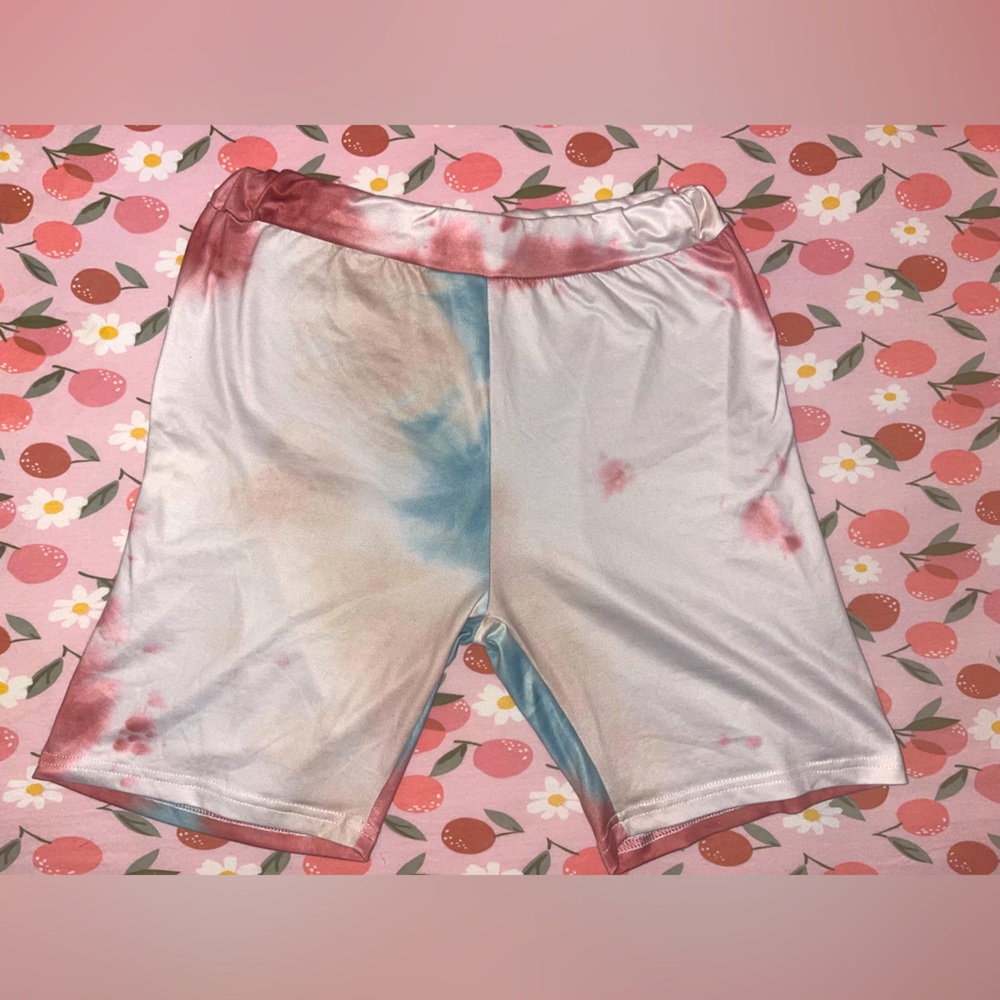 Biker Shorts: Petite ( L) ✨